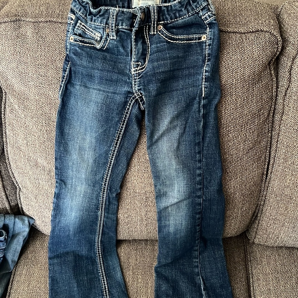 Girls rock ‘n’ roll boots cut jeans